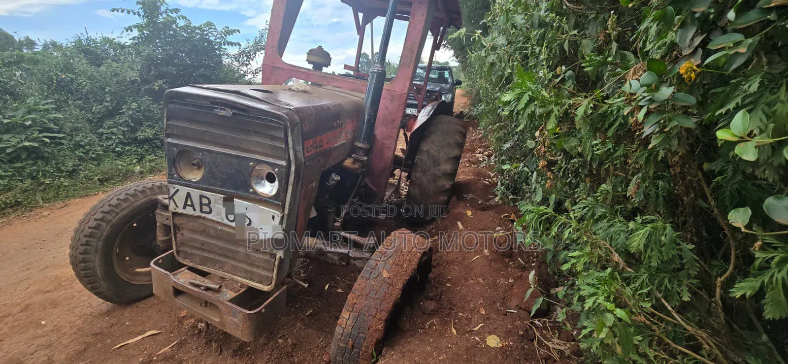 Tractor Massey Ferguson 240 KAB RED