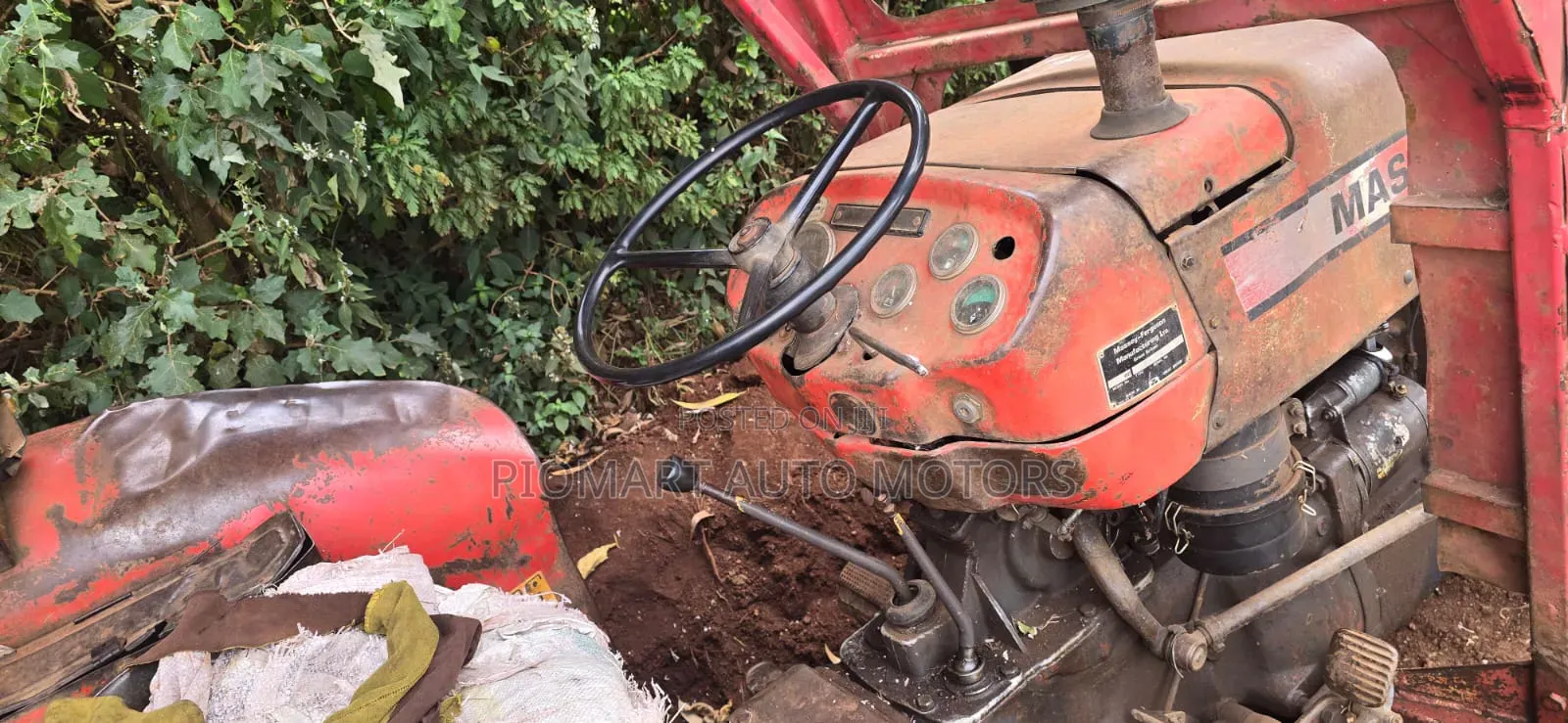 Tractor Massey Ferguson 240 KAB RED