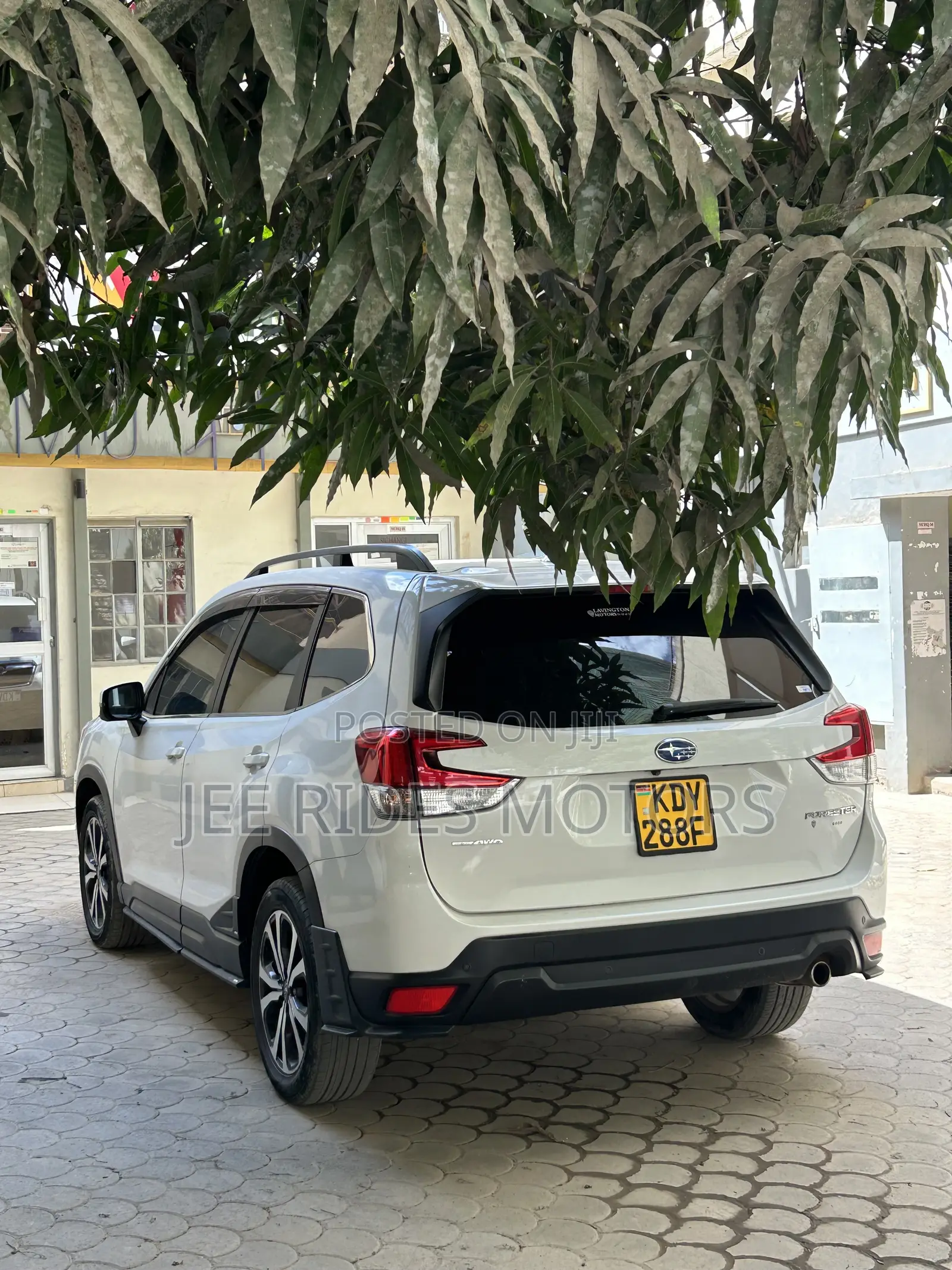 Subaru Forester Premium AWD 2019 White