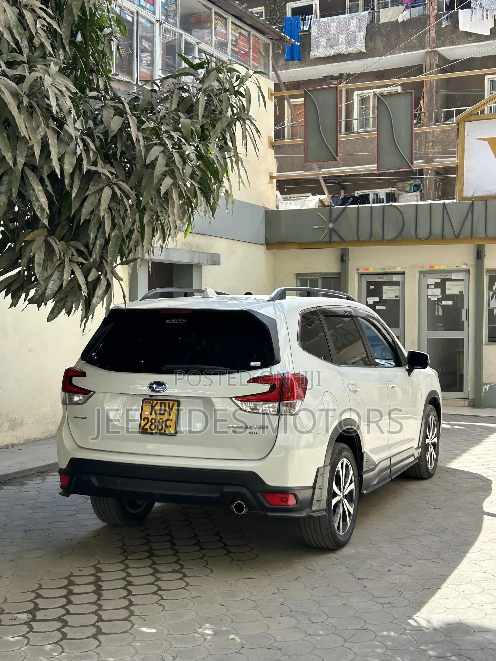 Subaru Forester Premium AWD 2019 White