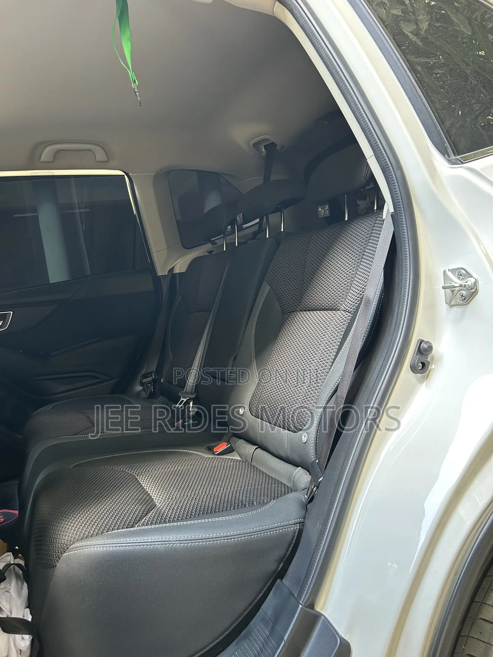 Subaru Forester Premium AWD 2019 White