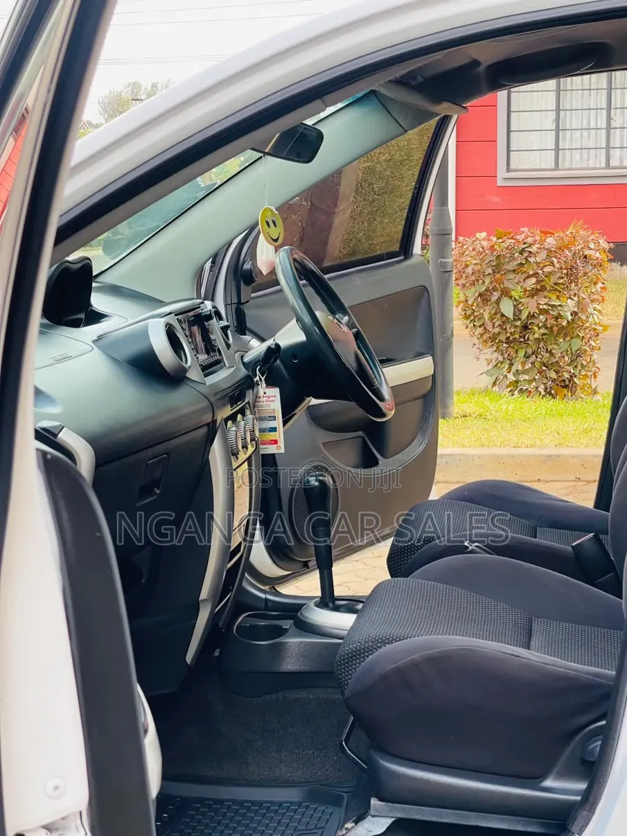 Toyota IST 2006 White