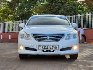 Toyota Crown 2009 White