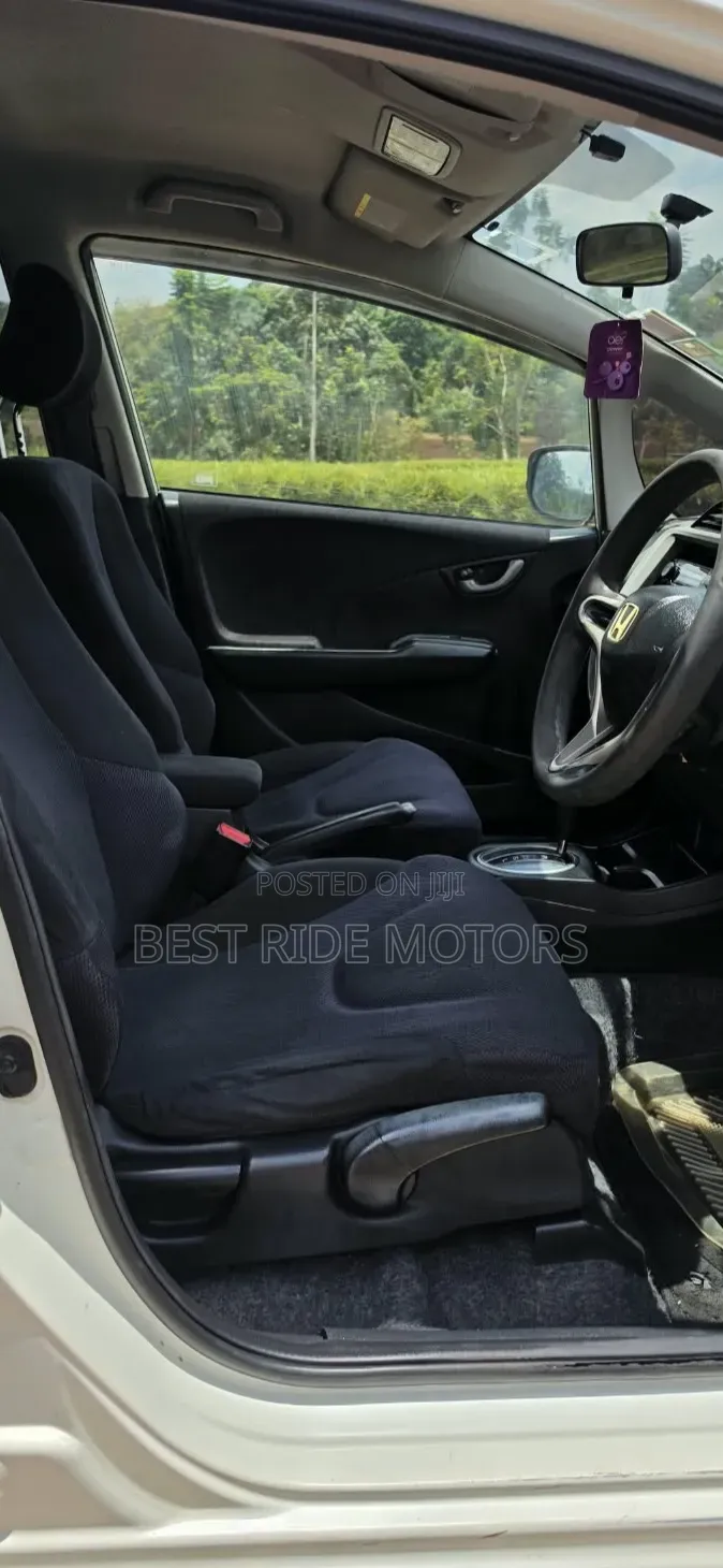 Honda Fit 2012 Pearl