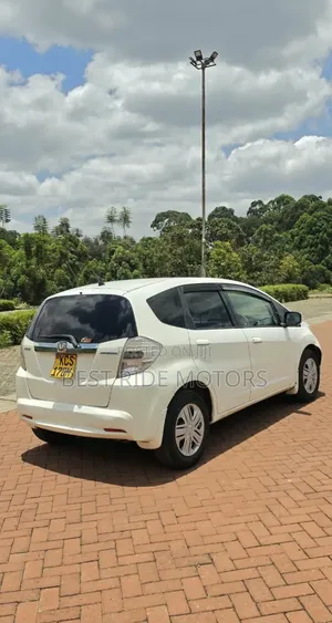 Honda Fit 2012 Pearl