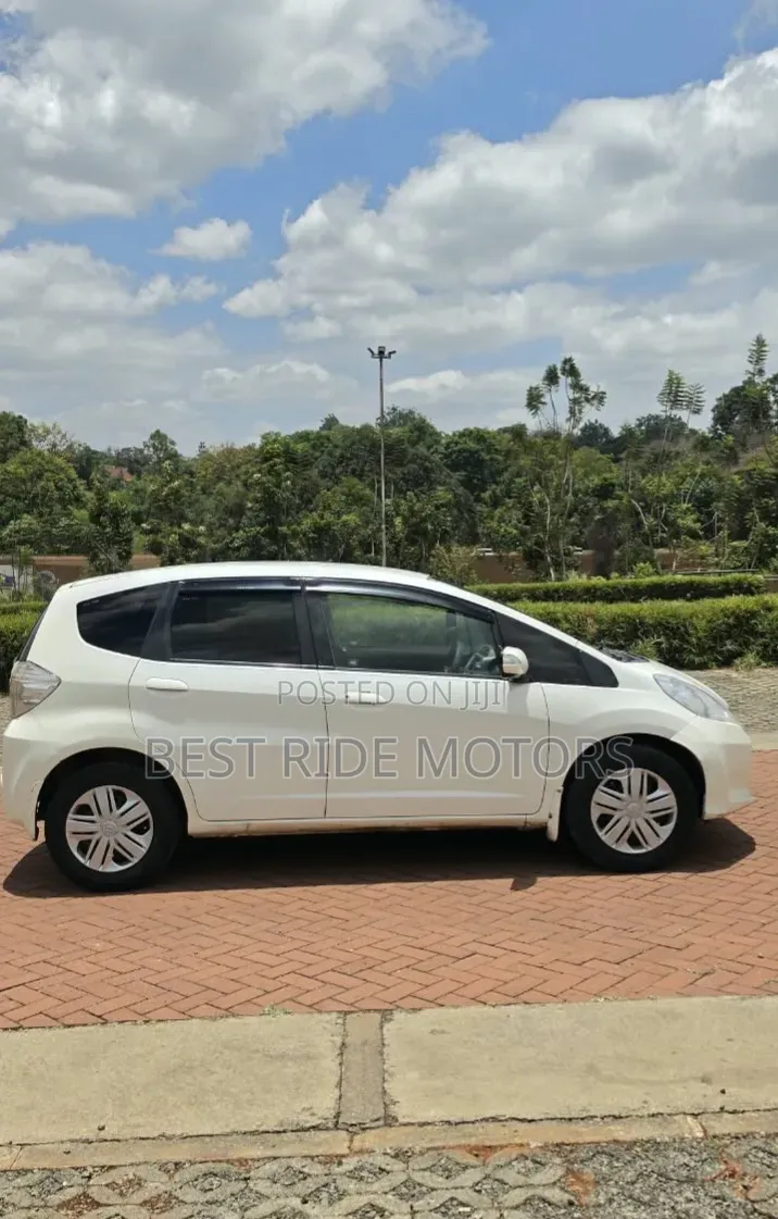 Honda Fit 2012 Pearl