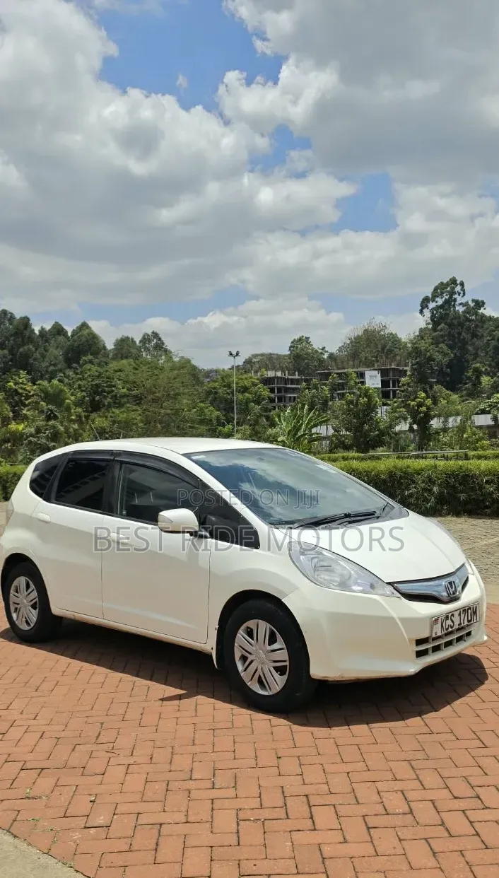 Honda Fit 2012 Pearl