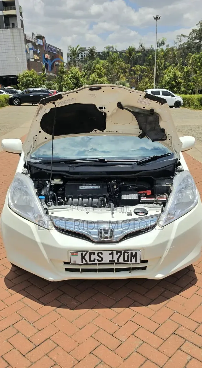 Honda Fit 2012 Pearl