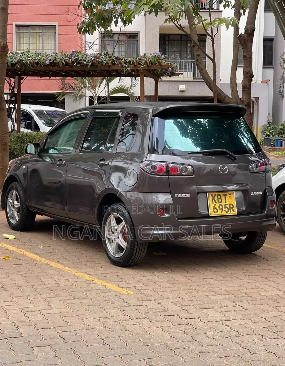 Mazda Demio 2006 Brown