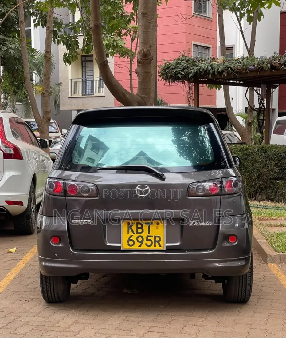 Mazda Demio 2006 Brown