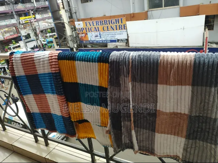 Luxury Soft Fleece Blanket – Warm Bedding