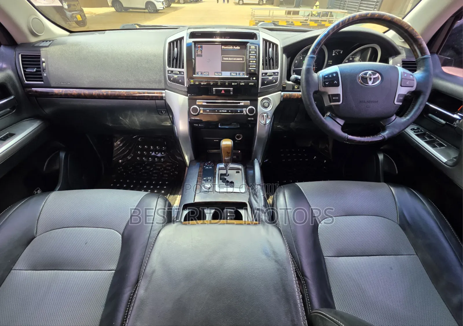 Toyota Land Cruiser 2012 Black