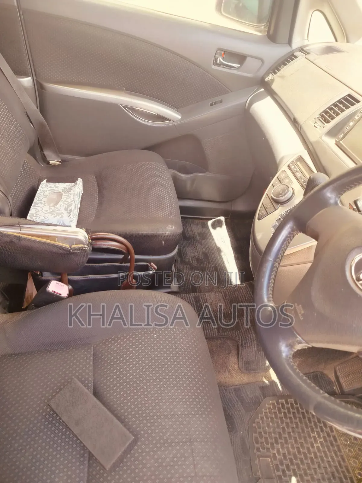 Toyota ISIS 2007 White