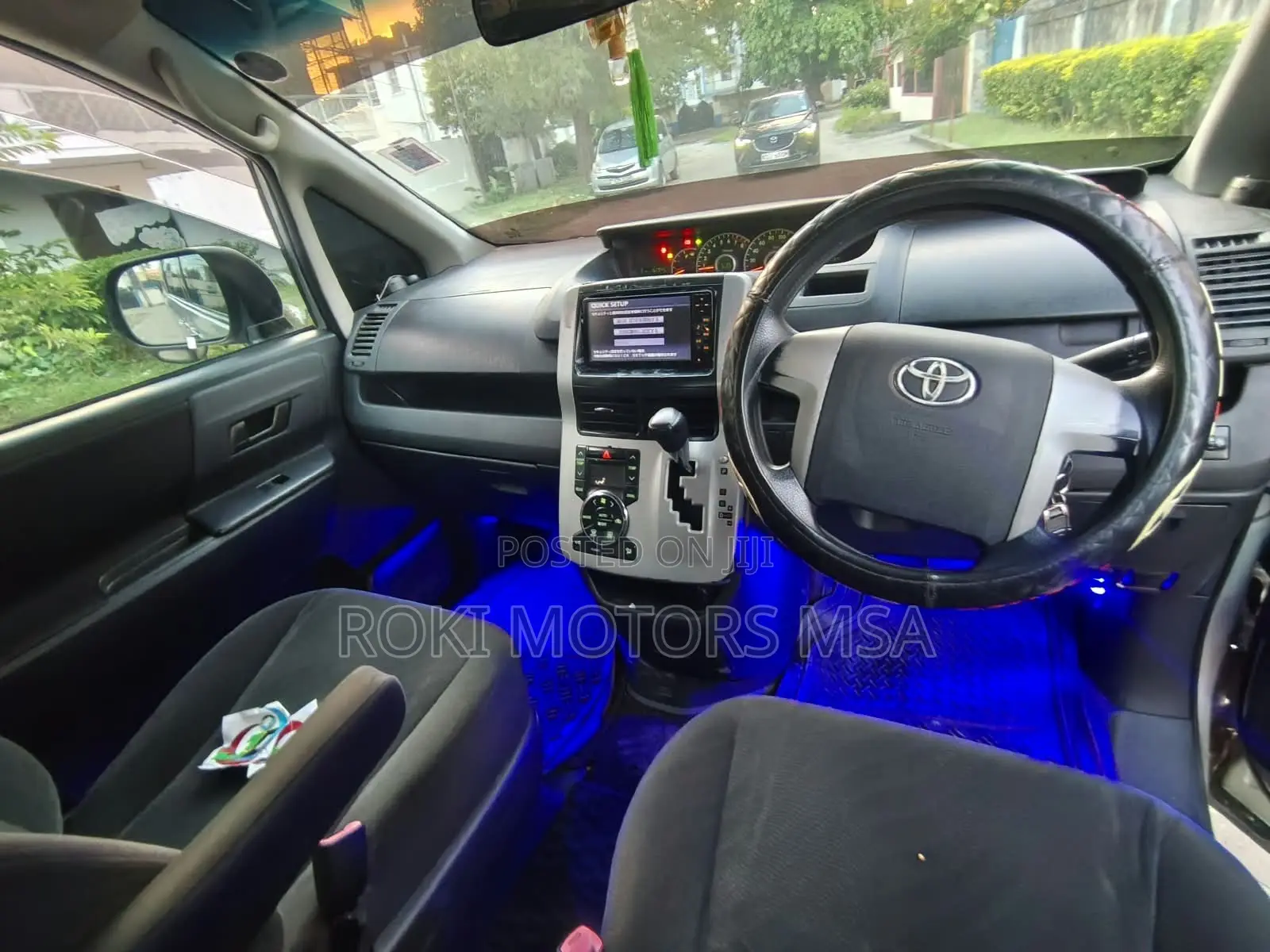 Toyota Noah 2013 Silver