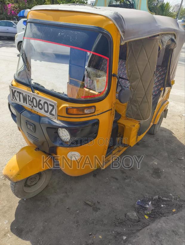 Bajaj RE 2023 Yellow - thumbnail 2