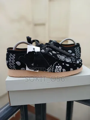 Clarks Originals "Custom".