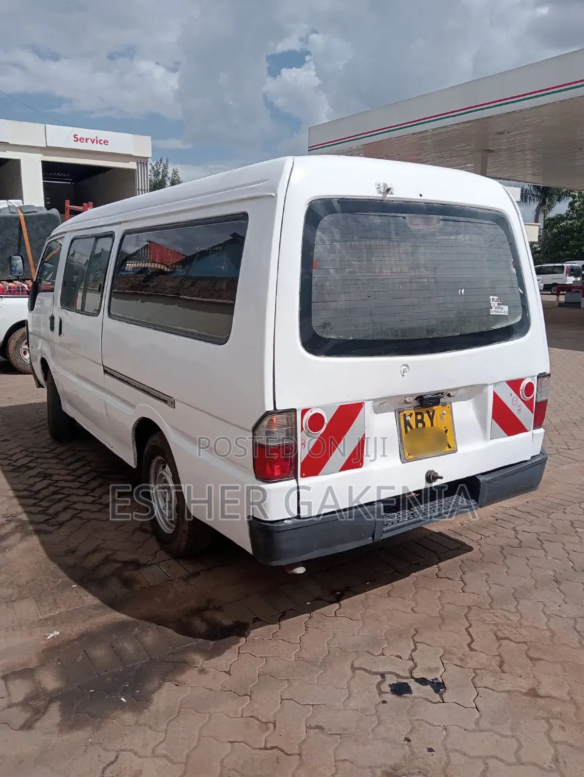 Mitsubishi L300 2006 White
