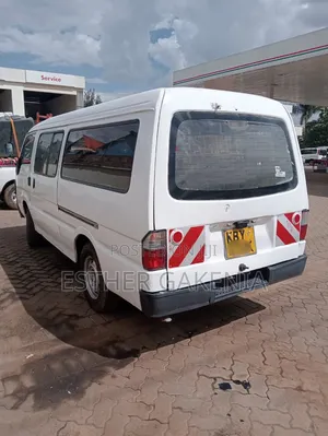 Mitsubishi L300 2006 White