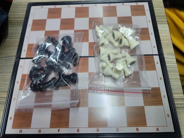 Foldable Chess Board - main view