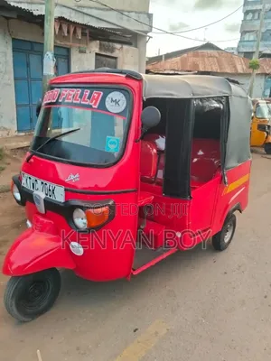 Piaggio 2023 Red