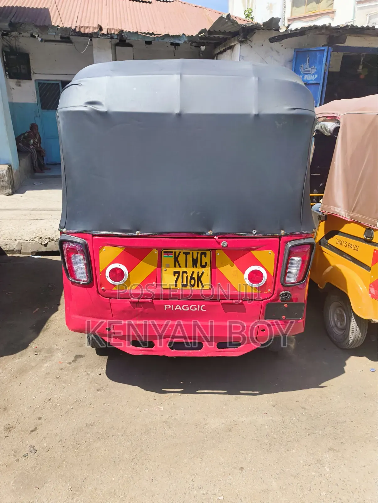 Piaggio 2023 Red