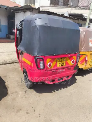 Piaggio 2023 Red