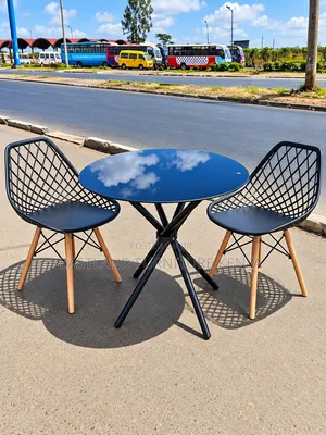 Modern Outdoor Bistro Set – Round Glass Table