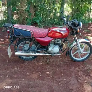 Bajaj Boxer 100 2025 Red