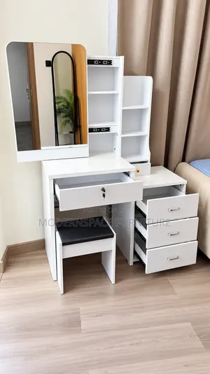 Modern Dressing Table With Mirror & Storage