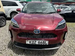 Toyota Yaris Cross 1.5 Hybrid AWD 2021 Burgundy