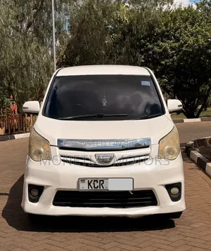 Toyota Noah 2011 White