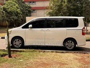 Toyota Noah 2011 White