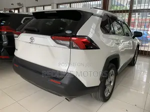 Toyota RAV4 Limited AWD 2020 White