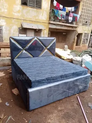 5 by 6 Dark Grey Gold Scent Bed