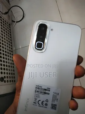 Infinix Hot 70 128 GB Yellow