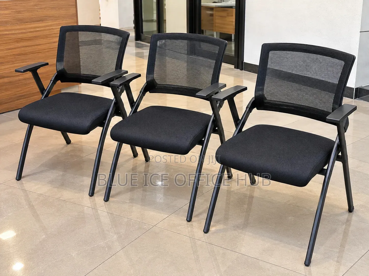 Black Foldable Mesh Waiting Chair With Armrests