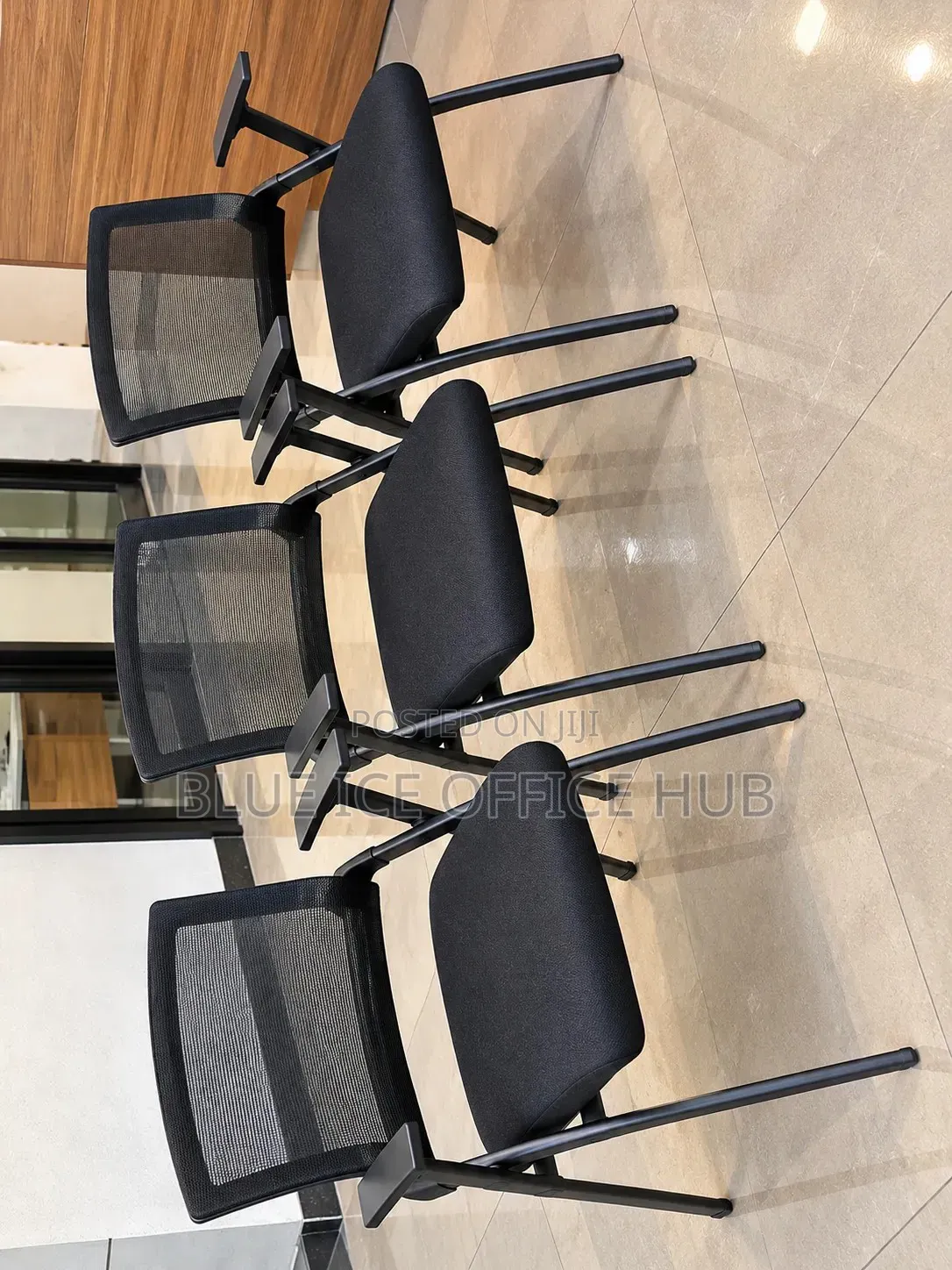Black Foldable Mesh Waiting Chair With Armrests