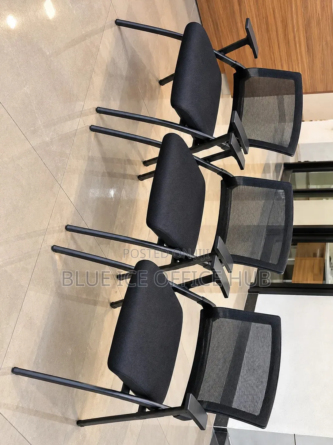 Black Foldable Mesh Waiting Chair With Armrests