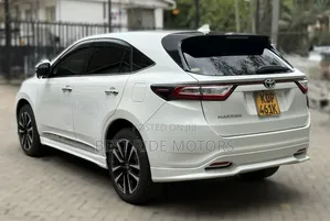 Toyota Harrier 2.0 2018 Pearl