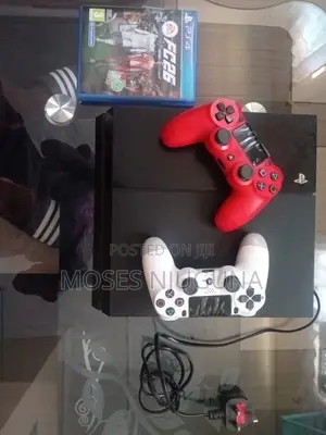 Playstation 4 (Standard)