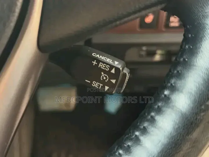 Toyota Esquire 2020 Off white