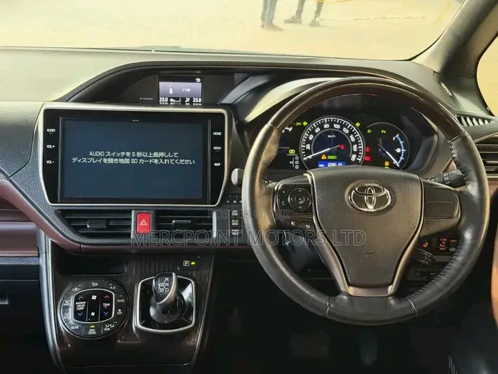 Toyota Esquire 2020 Off white