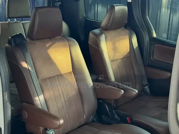 Toyota Esquire 2020 Off white