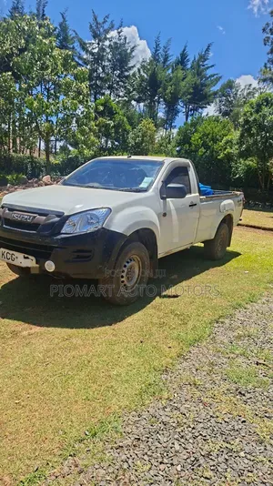 Isuzu D-MAX 2013 White
