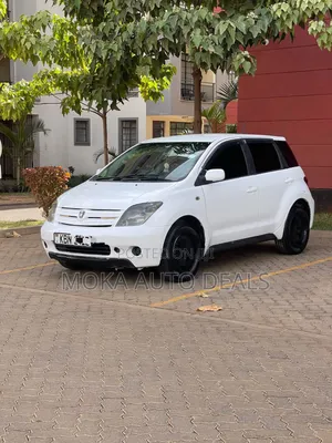 Toyota IST 2006 Off white