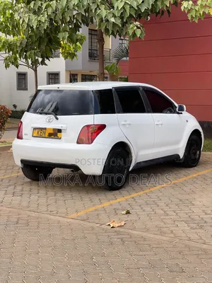 Toyota IST 2006 Off white