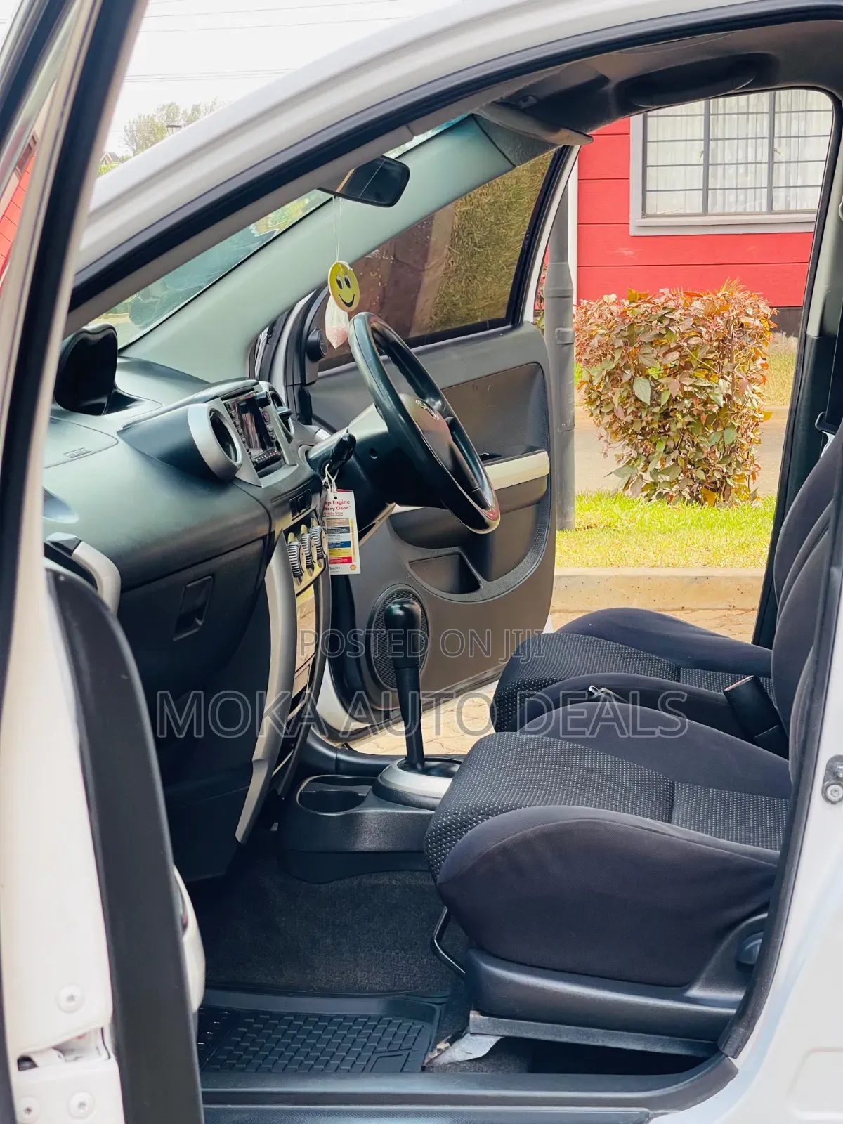 Toyota IST 2006 Off white