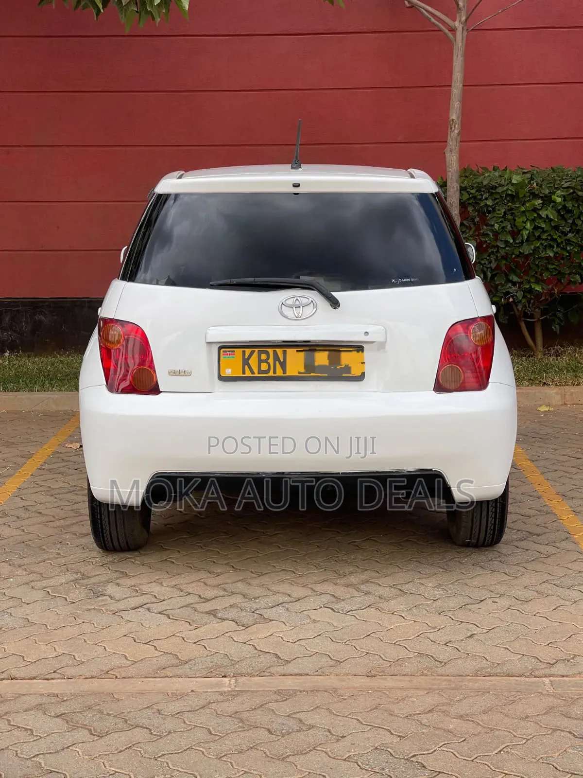 Toyota IST 2006 Off white