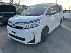 Toyota Voxy X 2WD 7-Seater 2019 White