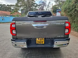 Toyota Hilux 2021 Brown